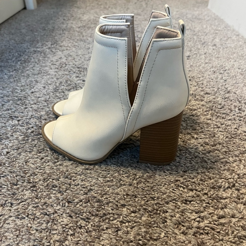 Qupid Booties